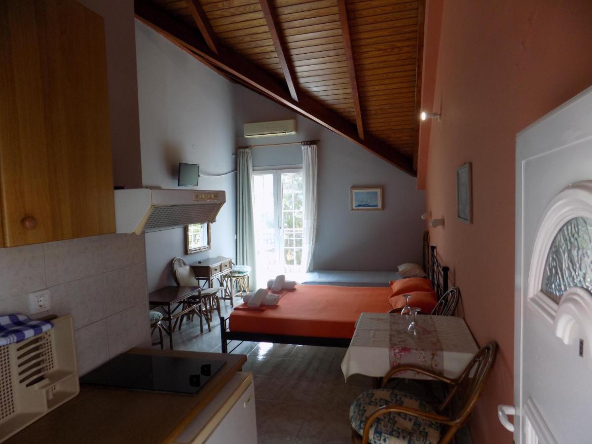 Marina Studios II Argostoli  Eksteriør billede